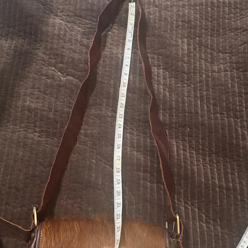 Cowhide artisan Brown and White Leather Shoulder Bag - Picture 10 of 11